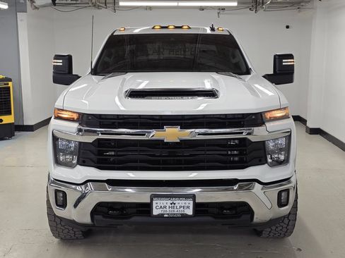 Used 2024 Chevrolet Silverado 2500 LT w/ All Star Edition AWD/4WD image 2