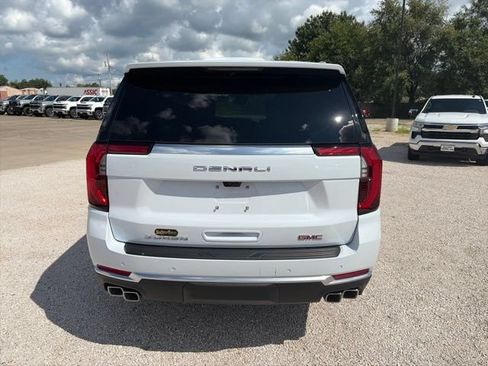 New 2026 GMC Yukon Denali w/ Denali Reserve Package AWD/4WD image 5