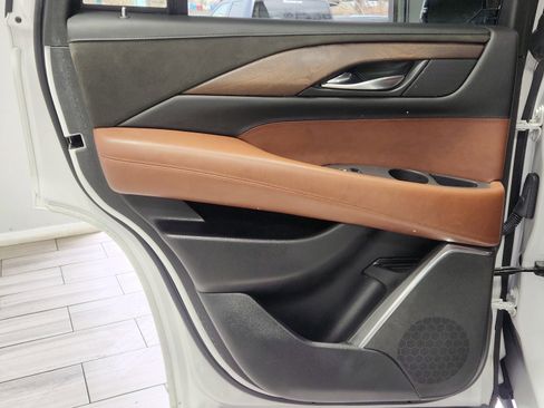 Used 2016 Cadillac Escalade Premium image 12