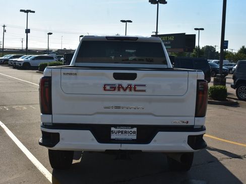 Used 2025 GMC Sierra 2500 AT4 AWD/4WD image 6