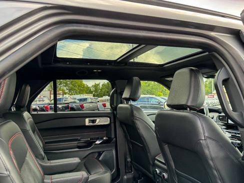 Used 2023 Ford Explorer ST-Line w/ Class IV Trailer Tow Package AWD/4WD image 17