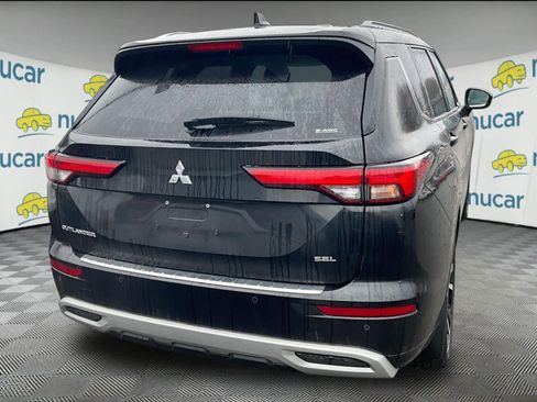 Used 2023 Mitsubishi Outlander SEL image 3