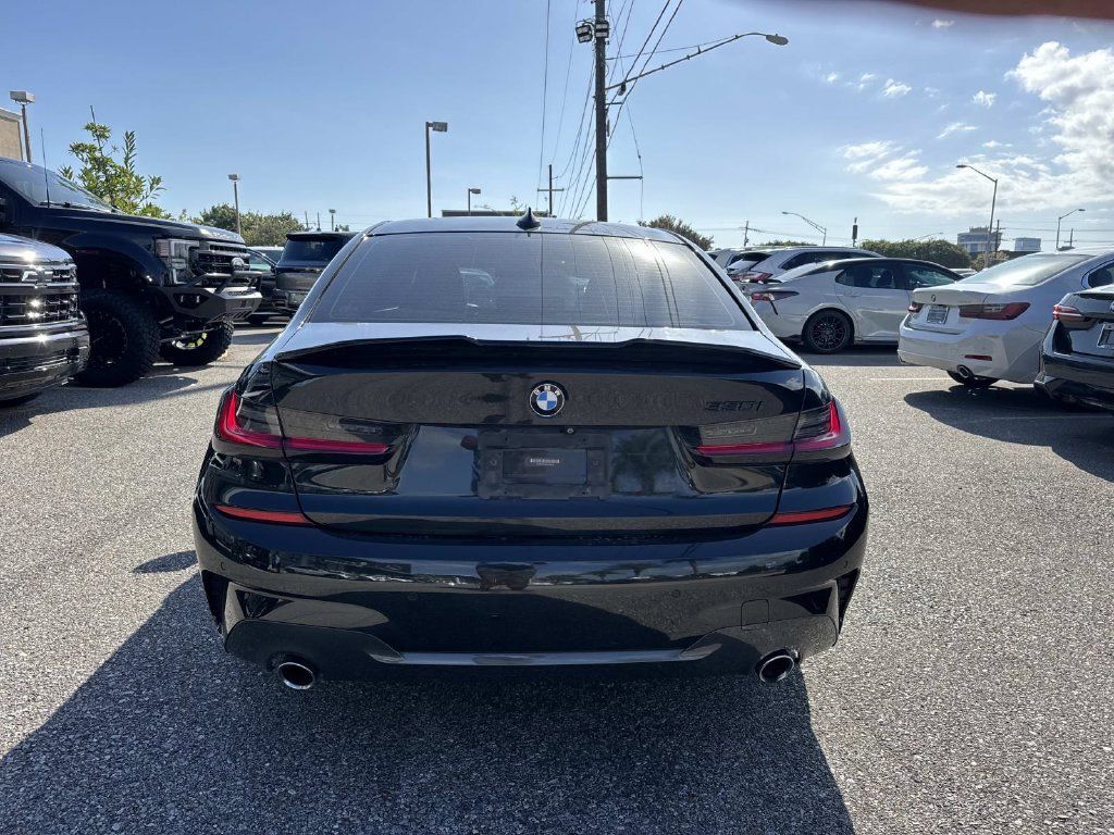 Used 2019 BMW 330i Sedan w/ M Sport Package RWD image 6