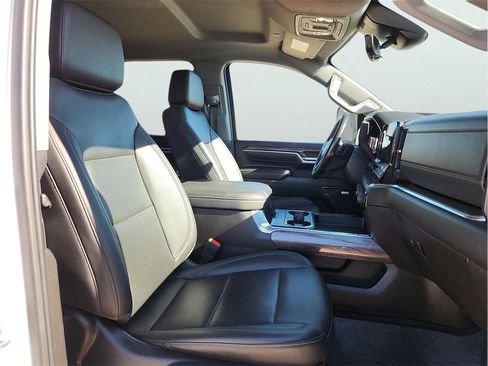 Used 2024 Chevrolet Silverado 2500 LTZ w/ LTZ Convenience Package image 20