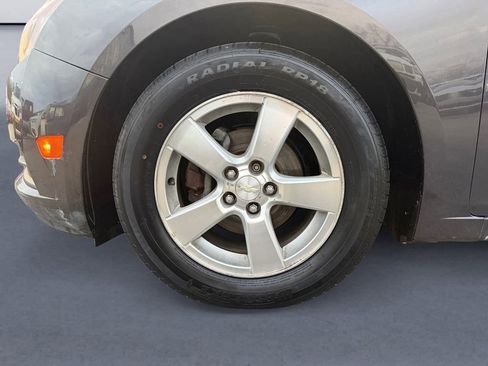 Used 2014 Chevrolet Cruze LT image 9