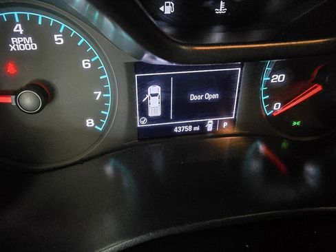 Used 2022 Chevrolet Colorado W/T w/ WT Convenience Package RWD image 23
