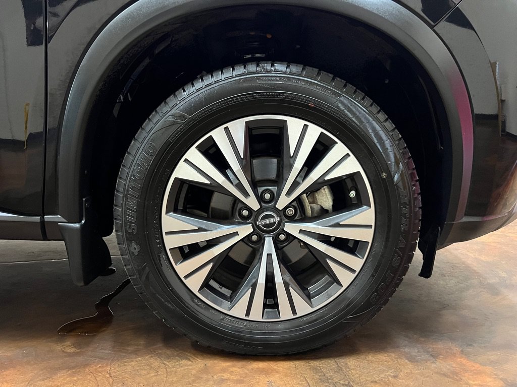 Used 2023 Nissan Rogue SV FWD image 11