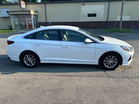 Used 2018 Hyundai Sonata SE w/ Cargo Package FWD image 5
