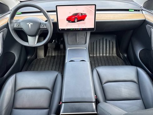 Used 2023 Tesla Model Y Long Range AWD/4WD image 23