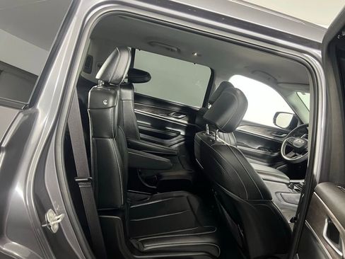 Used 2023 Jeep Grand Cherokee L Limited w/ Luxury Tech Group II image 32