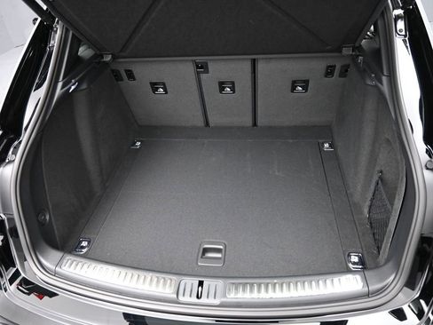 New 2026 Porsche Macan image 32