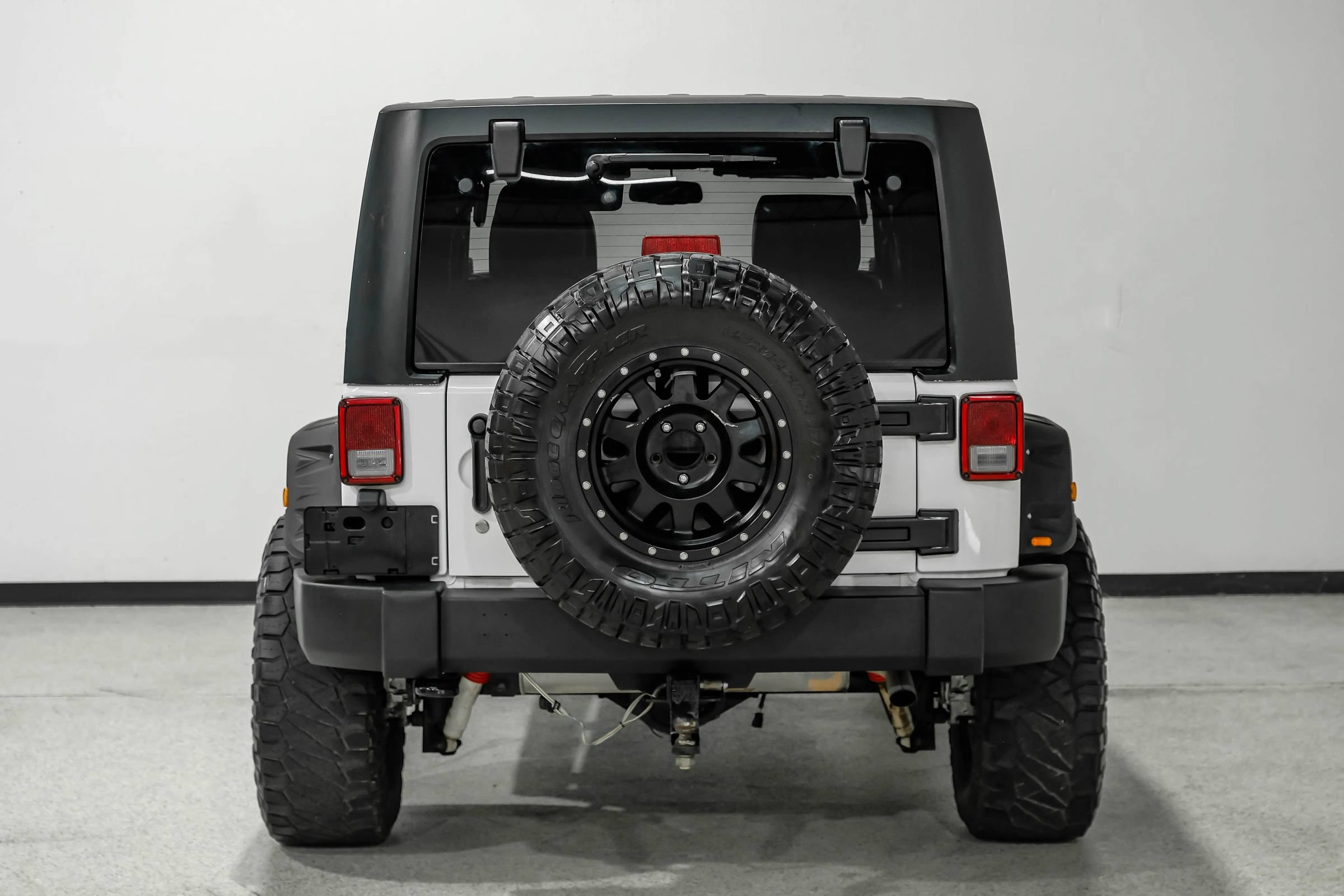 Used 2015 Jeep Wrangler Unlimited Rubicon w/ Connectivity Group AWD/4WD image 7