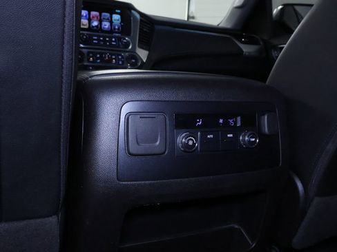 Used 2019 Chevrolet Suburban LT image 17