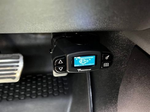 Used 2023 Land Rover Defender 130 X AWD/4WD image 39