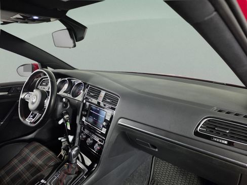 Used 2020 Volkswagen Golf S image 23