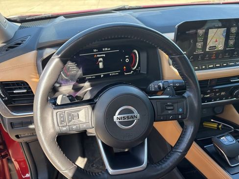 Used 2021 Nissan Rogue Platinum image 15