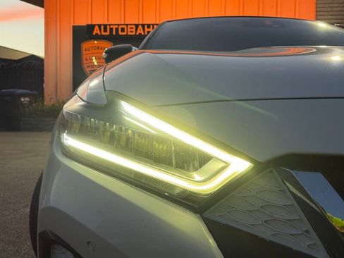 Used 2019 Nissan Maxima SR FWD image 3