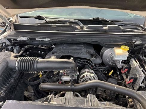 Used 2019 RAM 1500 Laramie w/ Sport Appearance Package image 8