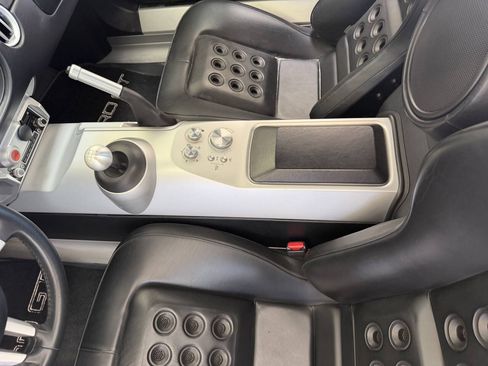 Used 2005 Ford GT RWD image 30