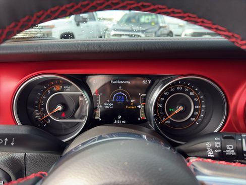 Used 2023 Jeep Wrangler Rubicon w/ LED Lighting Group AWD/4WD image 11