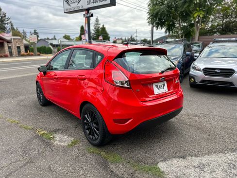 Used 2014 Ford Fiesta SE w/ Equipment Group 201A FWD image 2