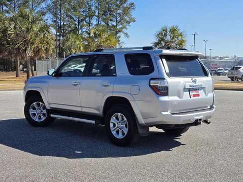 Certified 2022 Toyota 4Runner SR5 Premium w/ Moonroof Package image 4