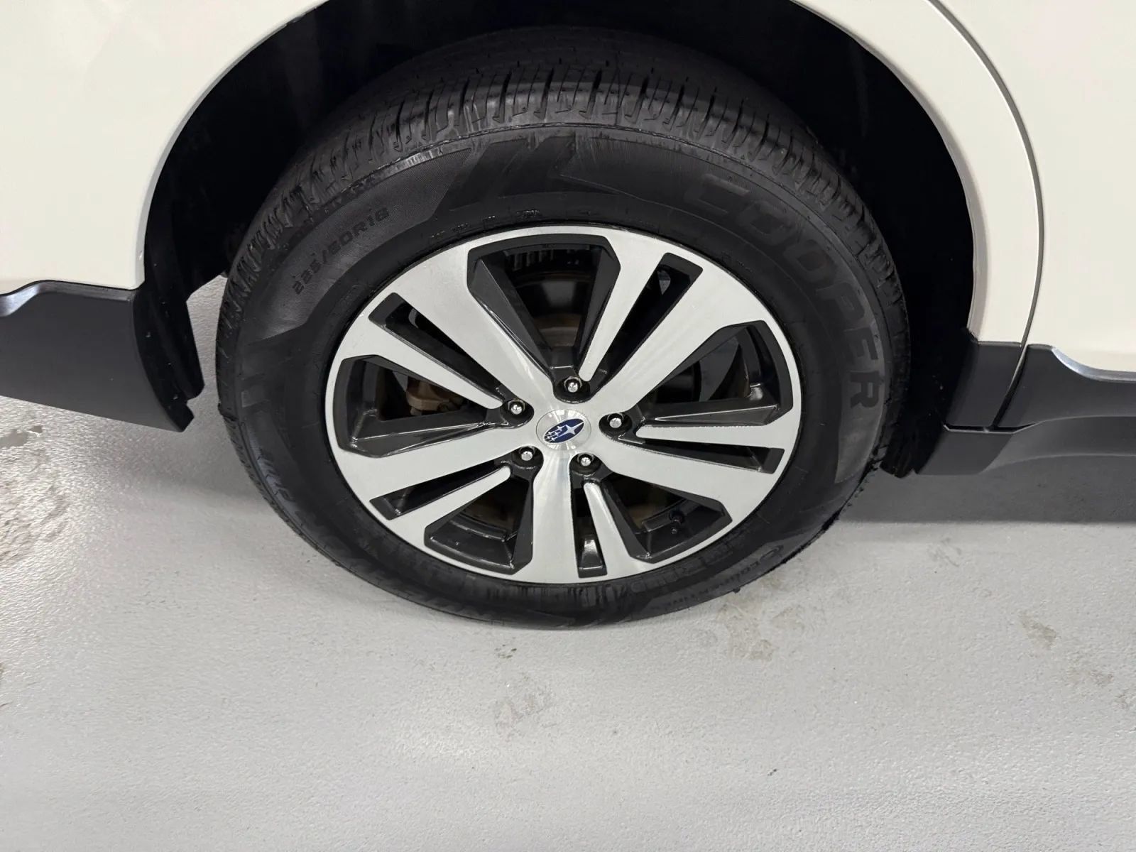 Used 2019 Subaru Outback 3.6R Limited AWD/4WD image 37