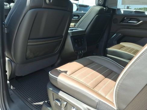 New 2026 GMC Yukon Denali Ultimate AWD/4WD image 17