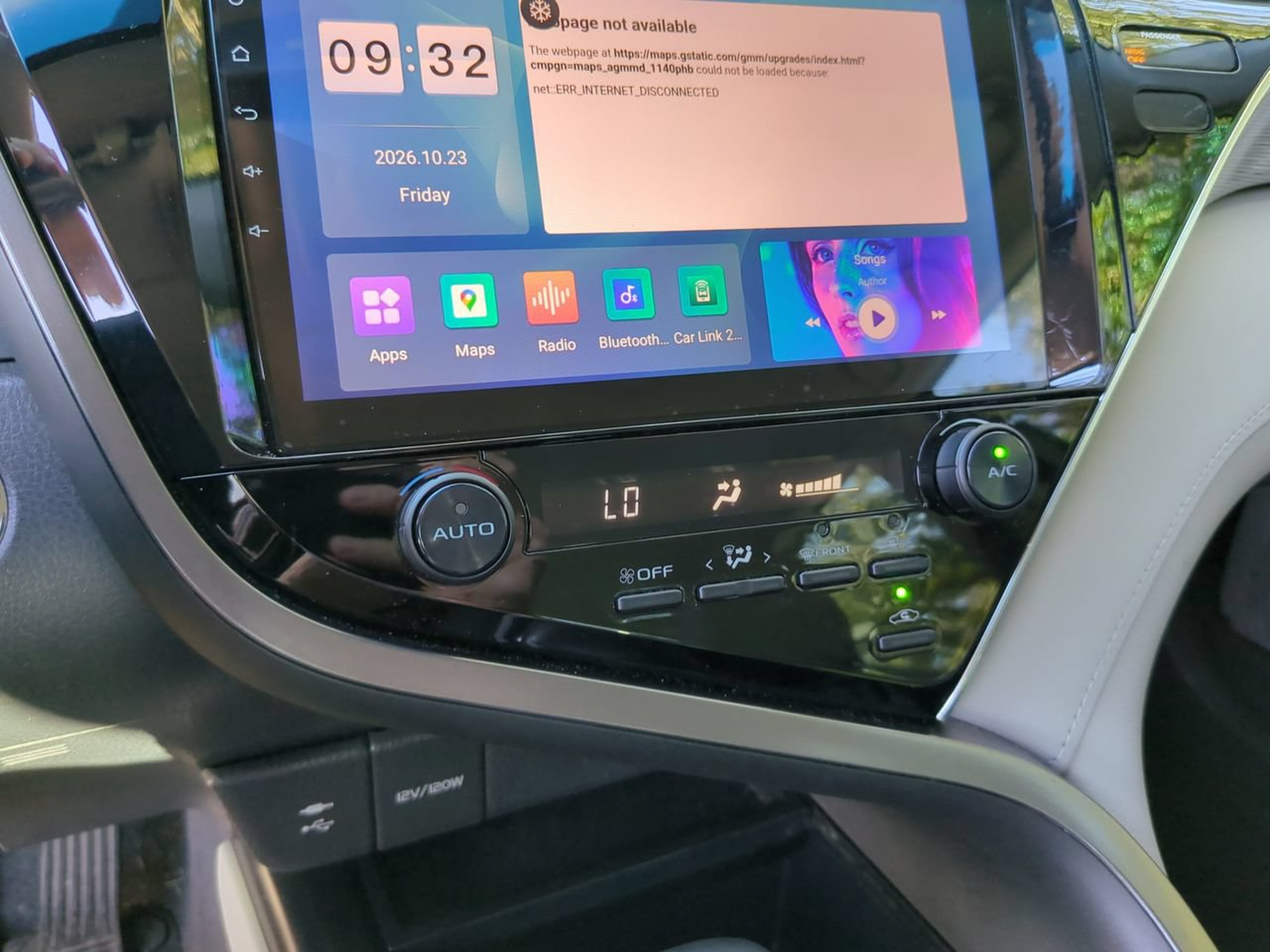 Used 2018 Toyota Camry SE w/ Convenience Package FWD image 26