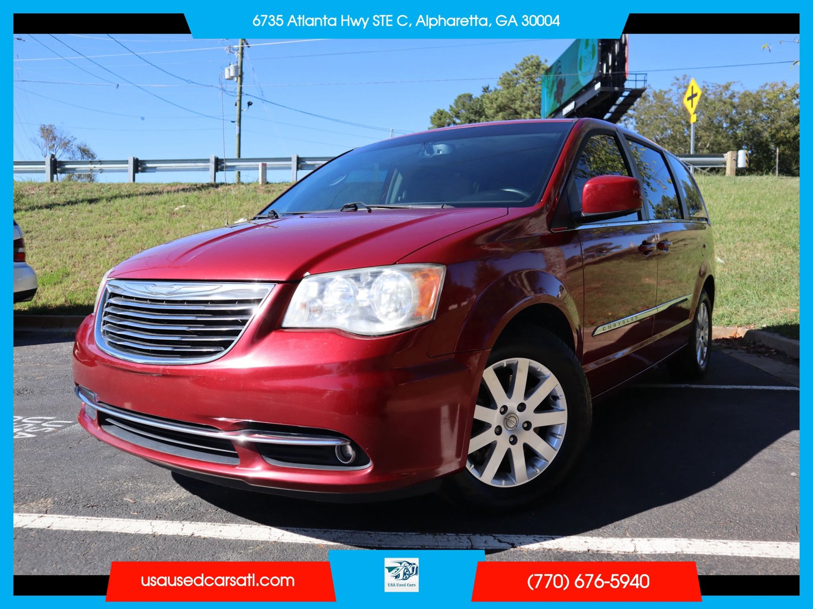 Used 2013 Chrysler Town & Country Touring FWD image 1