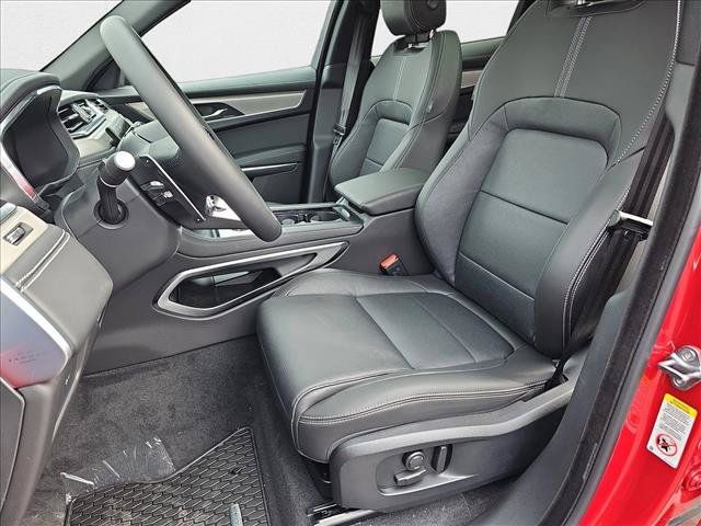 New 2026 Jaguar F-PACE R-Dynamic S AWD/4WD image 12