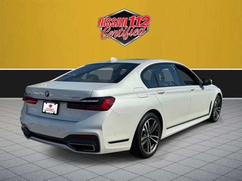 Used 2022 BMW 750i xDrive w/ M Sport Package AWD/4WD image 6