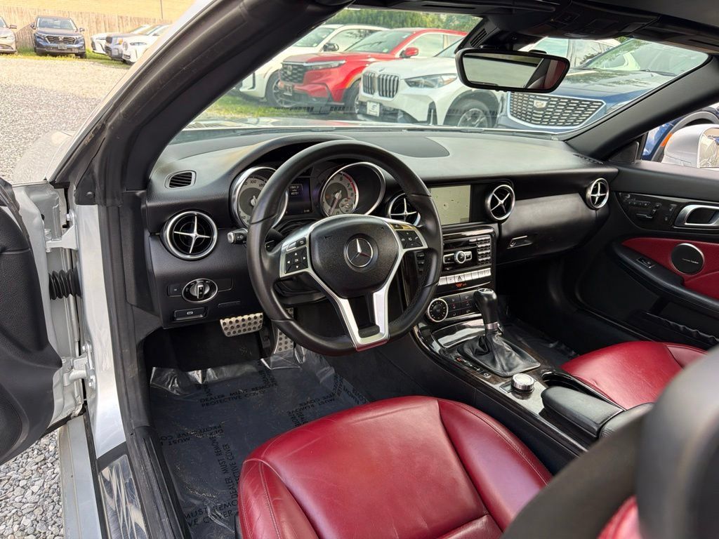 Used 2015 Mercedes-Benz SLK 250 image 21