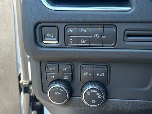 Used 2023 Chevrolet Tahoe LT w/ Luxury Package AWD/4WD image 33
