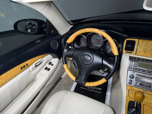 Used 2004 Lexus SC 430 Convertible RWD image 18