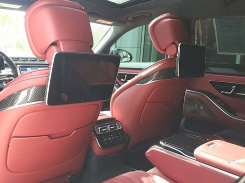 Used 2024 Mercedes-Benz S 63 AMG S image 18