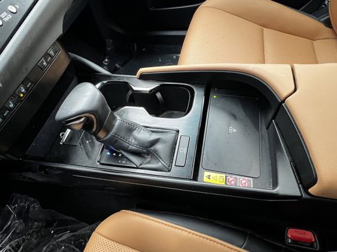 Certified 2023 Lexus ES 350 w/ Premium Package image 26