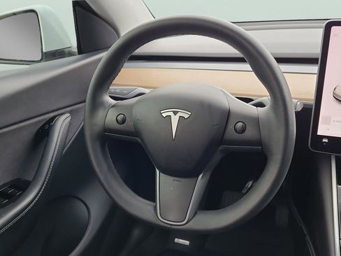 Used 2020 Tesla Model Y Long Range image 10