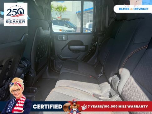 Used 2022 Jeep Gladiator Mojave w/ LED Lighting Group AWD/4WD image 9