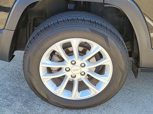 Used 2020 Jeep Cherokee Latitude image 31