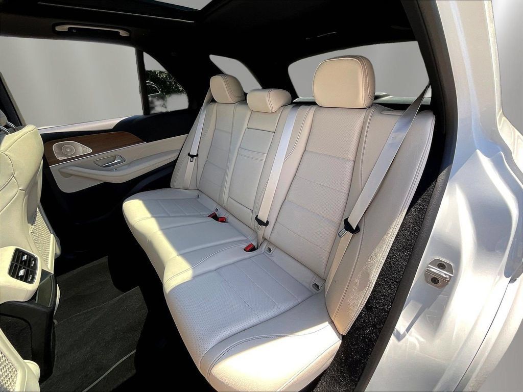 Certified 2025 Mercedes-Benz GLE 450 4MATIC w/ AMG Line Exterior image 24