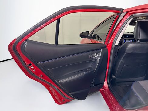 Used 2017 Toyota Corolla SE image 24