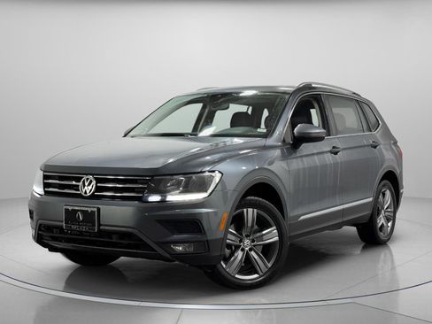 Used 2021 Volkswagen Tiguan SE image 2