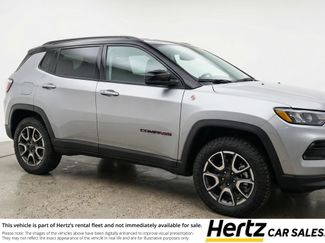 Used 2025 Jeep Compass Trailhawk AWD/4WD video 1