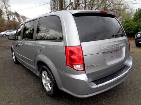 Used 2013 Dodge Grand Caravan SXT image 7