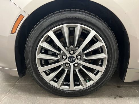 Used 2020 Lincoln MKZ FWD image 30