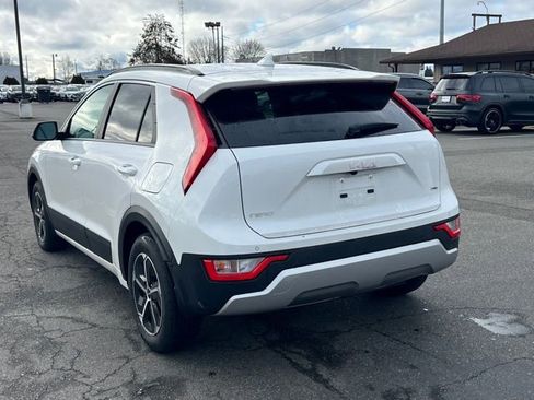 Certified 2024 Kia Niro EX FWD image 9