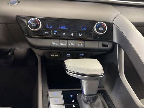 Used 2023 Hyundai Elantra SEL w/ Preferred Accessory Package image 27