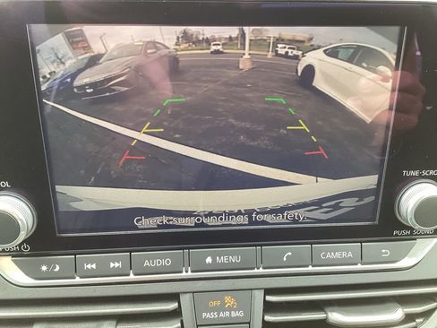 Used 2025 Nissan Altima 2.5 SV image 17