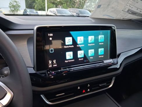 New 2026 Volkswagen Atlas Cross Sport SE image 8